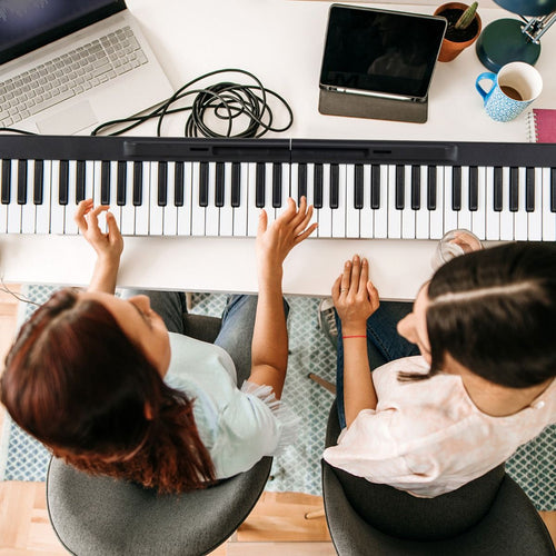 Piano Numérique Pliable à 88 Touches avec Fonction Bluetooth MIDI Clavier Électronique Portable avec Pédale de Sustain Sac de Transport -
